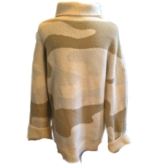 Express NWT turtleneck cream camouflage wool blend sweater, asymmetrical S - Picture 3 of 9